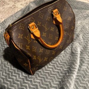 Louis Vuitton Classic Monogram Satchel speedy 25